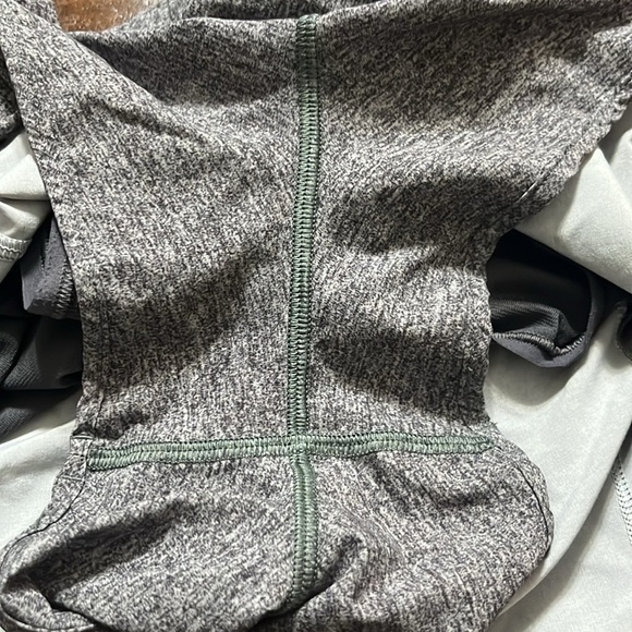 Lululemon short - Picture 4 of 6